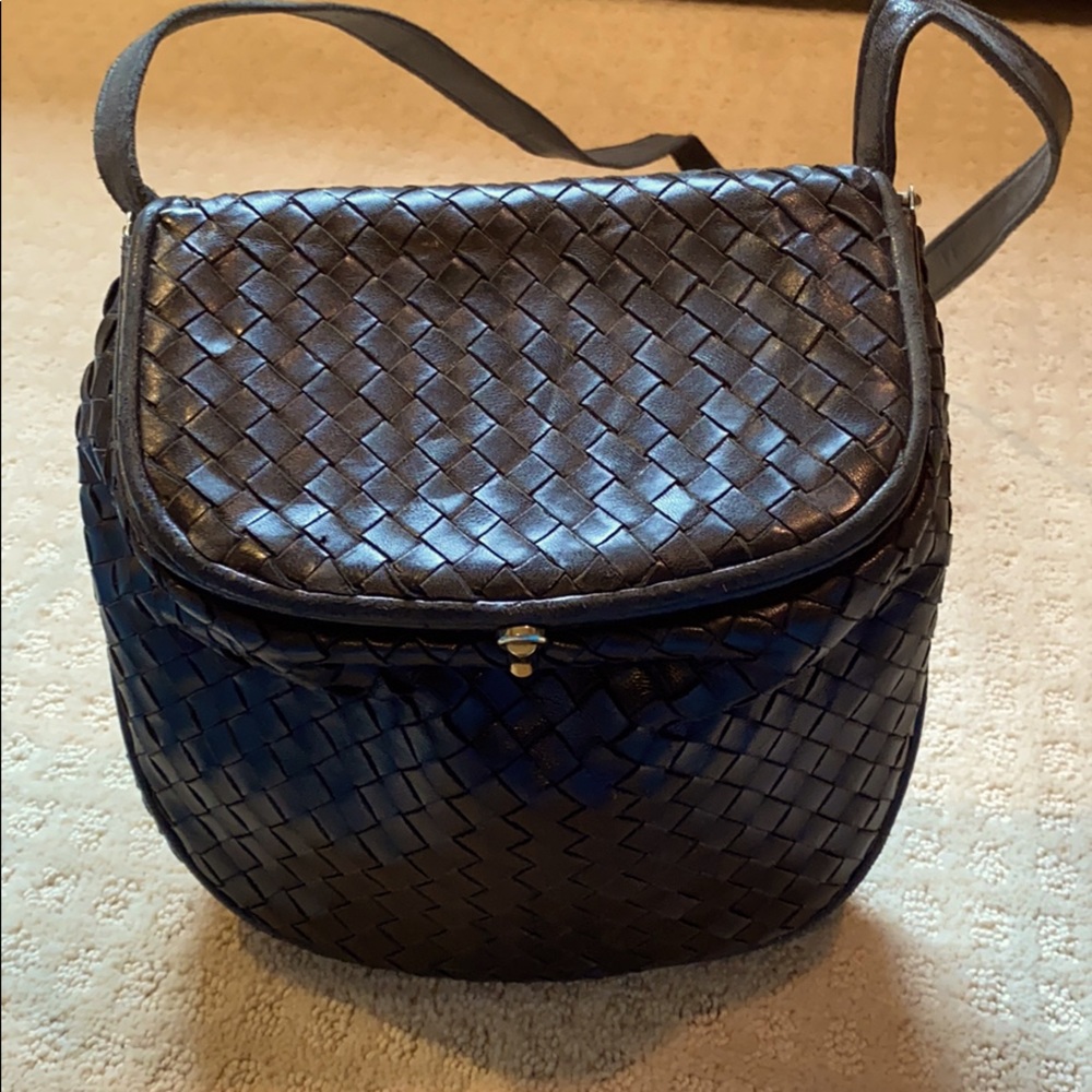 TIRAS black woven leather bag with shoulder strap
